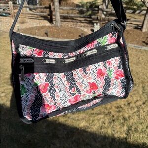 LeSportsac Deluxe Everyday Bag 13x10х6 Pink Floral Polka Dots Expandable